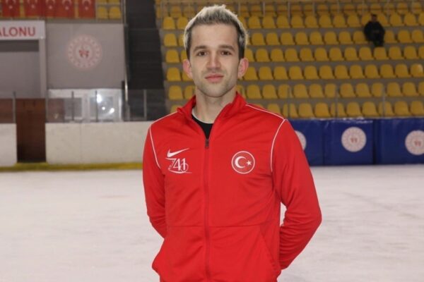 Milli Sporcu Burak Demirboğa, Artistik Buz Pateninde İlklerin Peşinde