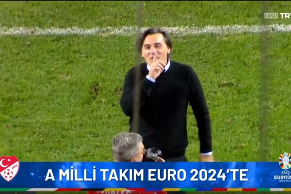 Montella Taraftara Üçlü Çektirdi! Muhteşem Görüntüler