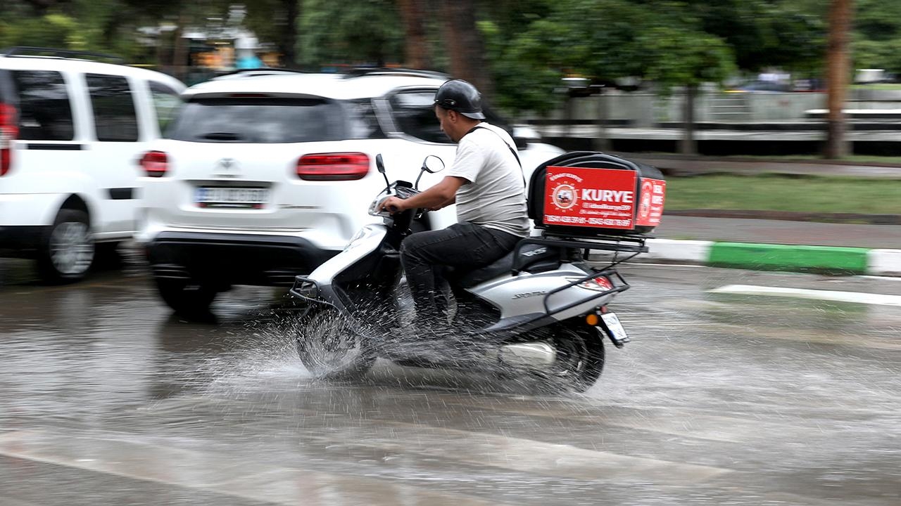 motosiklet ve elektrikli bisikletlerin trafiğe Çıkış yasağı kaldırıldı