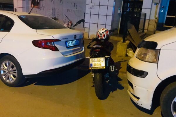 Motosiklet ve Otomobil Kazasında 2 Kişi Yaralandı