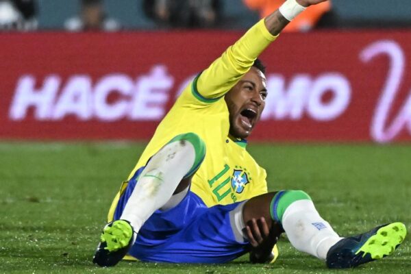 Neymar JR Sezonu Kapattı