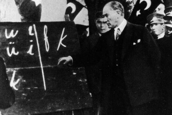 NKÜ Öğrencileri Atatürk’ün Gravürünü Ahşaba İşledi