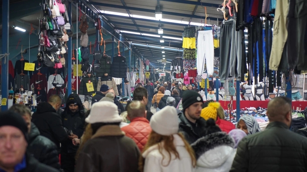 Noel Alışverişi İçin Edirne’ye Gelen Yunan ve Bulgar Turistler Yılbaşını Burada Karşılayacak