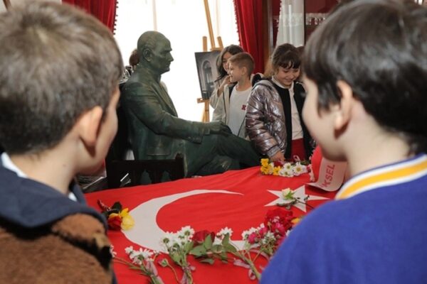 Öğrenciler Atatürk Odası’nı Ziyaret Etti