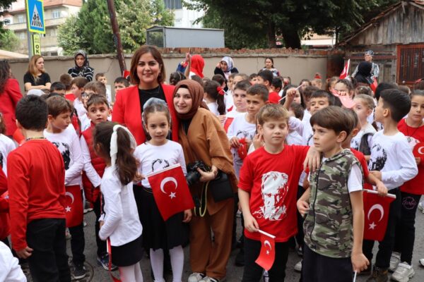 Öğrenciler Cumhuriyet’in 100. Yılı İçin Yürüdü