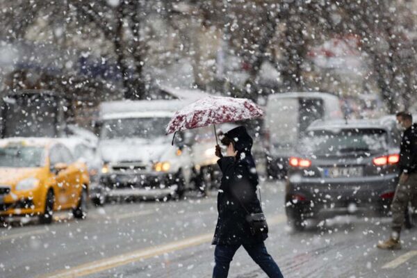 Okan Bozyurt Uyardı: İstanbul’a Kar Fırtınası “El Nino” Geliyor! Atkı, Bere ve Eldivenleri Hazırlayın