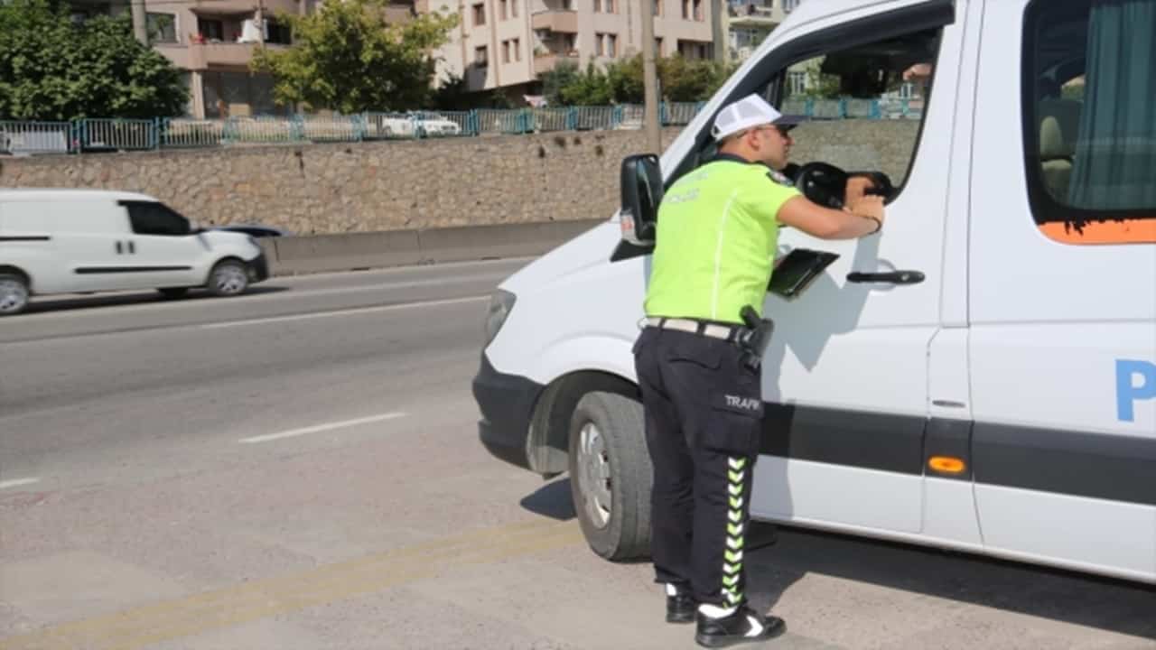 okul servislerine yapılan denetimde 177 bin 296 tl cezai İşlem uygulandı