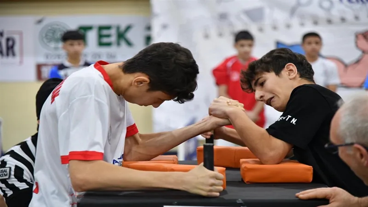 okul sporları gençler bilek güreşi grup müsabakaları tekirdağda yapıldı