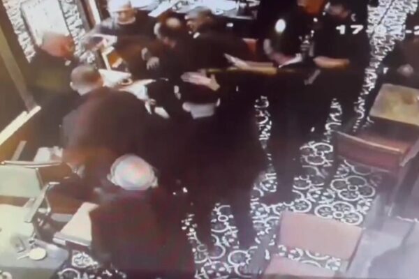 Örgüt Üyelerinin Şok Edici Yağma Girişimi Kameralarda