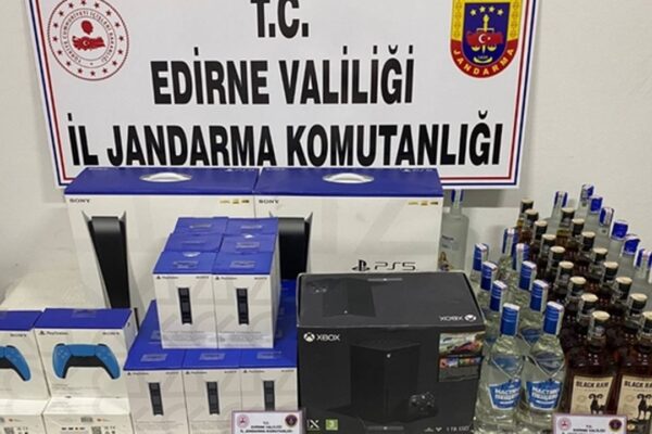 Otobüste 38 Şişe İçki ve 3 Oyun Konsolu Ele Geçirildi