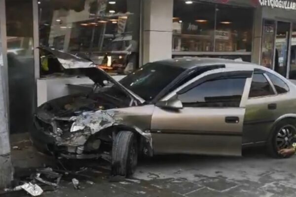 Otomobil ile İş Yeri Arasına Sıkışan Kadın Hayatını Kaybetti