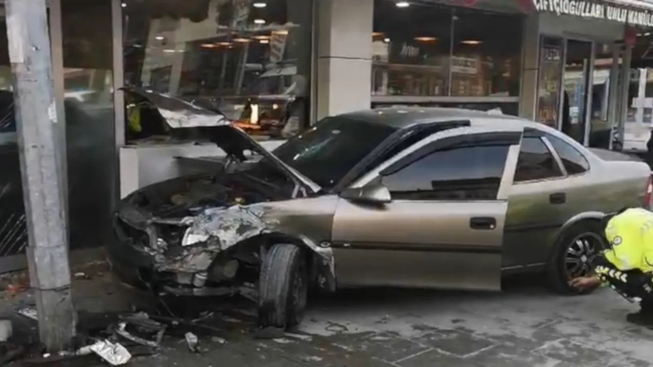 otomobil ile İş yeri arasına sıkışan kadın hayatını kaybetti