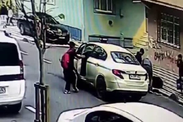 Otomobilin El Frenini Çeken Öğrenci Kazayı Engelledi