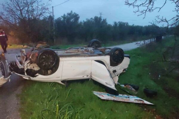 Otomobilin Taklama Atması Sonucu Sürcüsü Yaralandı