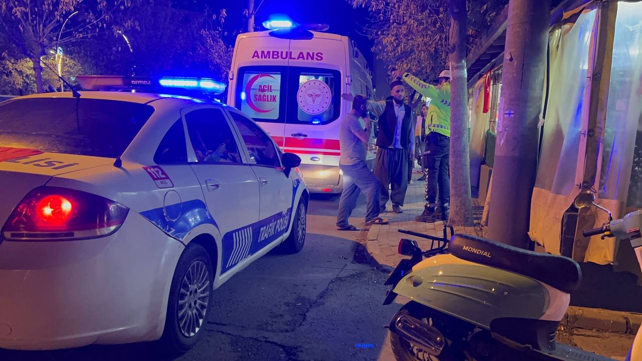 otomobille Çarpışan motosikletin sürücüsü yaralandı