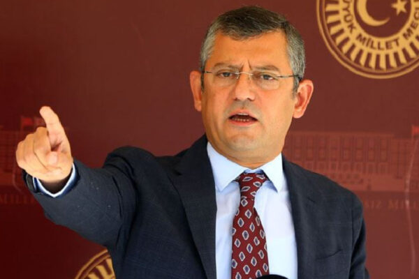 Özgür Özel Denizli’de Konuşma Yaptı: “Davullar Çalınan Seçim Akşamları Vadediyorum”