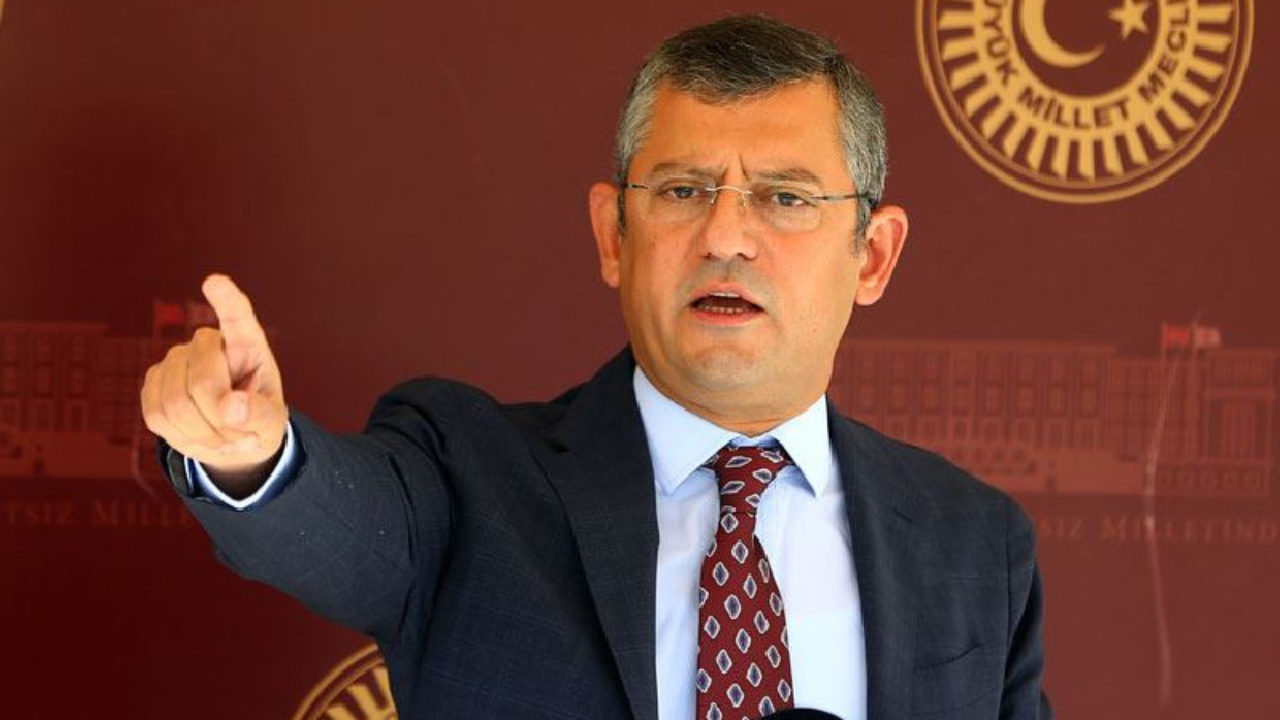 Özgür Özel denizlide konuşma yaptı davullar Çalınan seçim akşamları vadediyorum