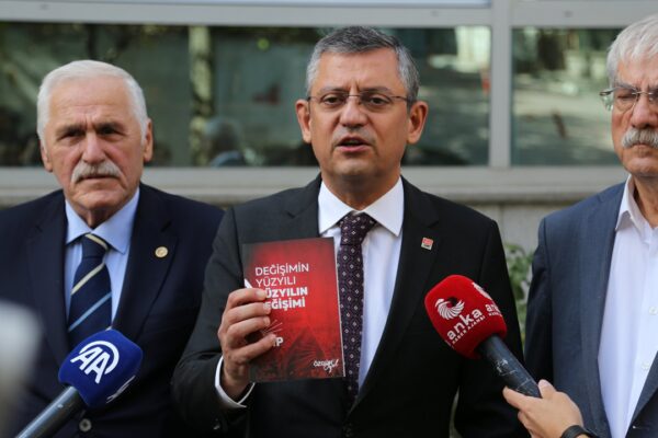 Özgür Özel: Sol Ve Demokrat Partiler Emek Mücadelesine Yakın Durmalıdır