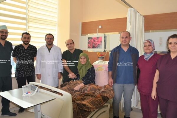 Özofagus Kanseri Hastasına Midesinden Yemek Borusu Yapıldı