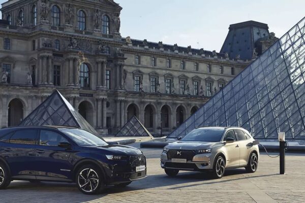 DS 7 ve DS 9 Paris Moda Haftası’nın Resmi Otomobilleri Oldu