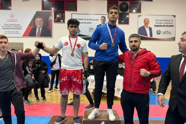 Pazaryerili Sporcular Kick Boks Bölge Turnuvasından 9 Madalyayla Döndü
