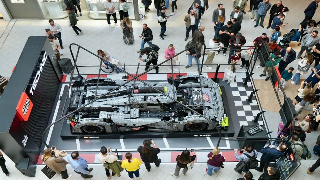 peugeot 9x8 hibrit hypercar lego parçalarıyla birebir yapıldı