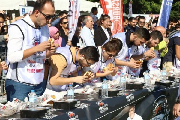 Pide Yeme Yarışması Düzenlenen Bursa İkinci Gastronomi Festivali Renkli Anlara Sahne Oldu