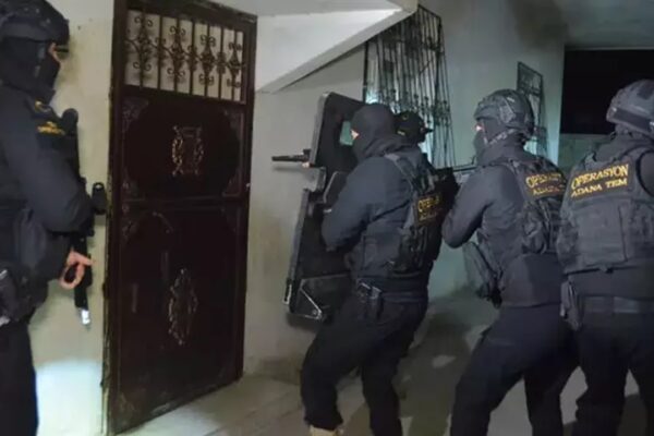 PKK Üyelerine Karşı Yapılan Operasyonda 12 Şüpheli Gözaltına Alındı