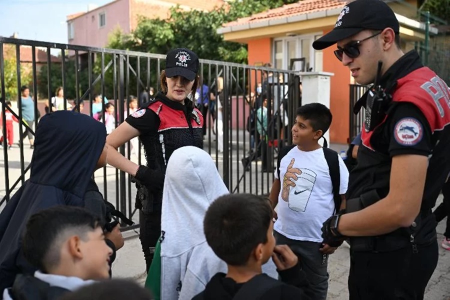 polis ekiplerince okul Çevrelerinde denetim yapıldı