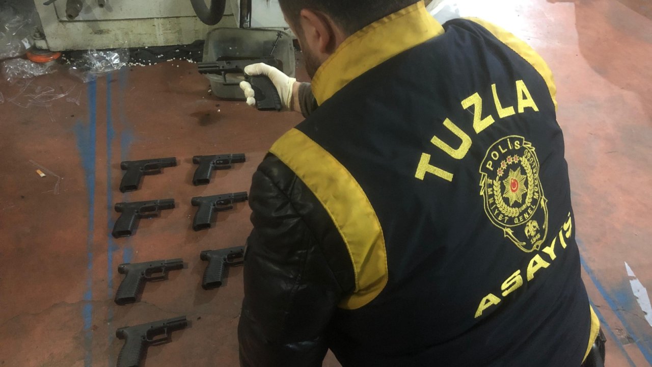 polisler yakaladıkları ruhsatsız tabancayla silah İmalathanesine ulaştı