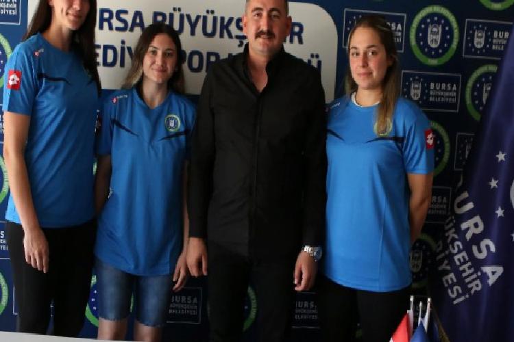 poyrazın kızlarına üç imza birden
