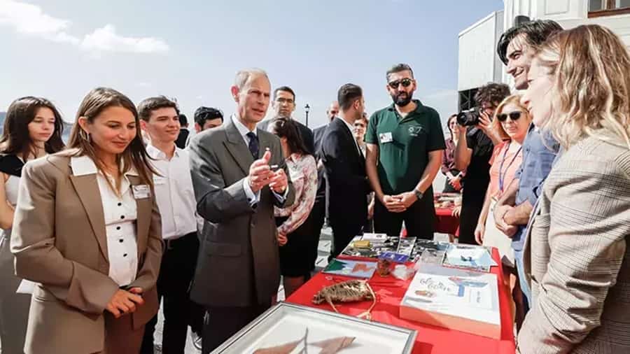 prens-edward-kabatas-erkek-lisesini-ziyaret-etti2-min.jpg