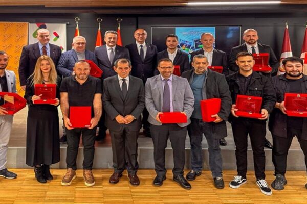 Quick Sigorta Sarı Kırmızı Kareler Yarışması’nda Ödüller Sahiplerini Buldu