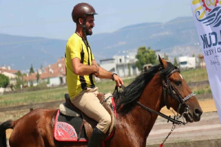 rahvan atlarında gölcük koşusu nefesleri kesti