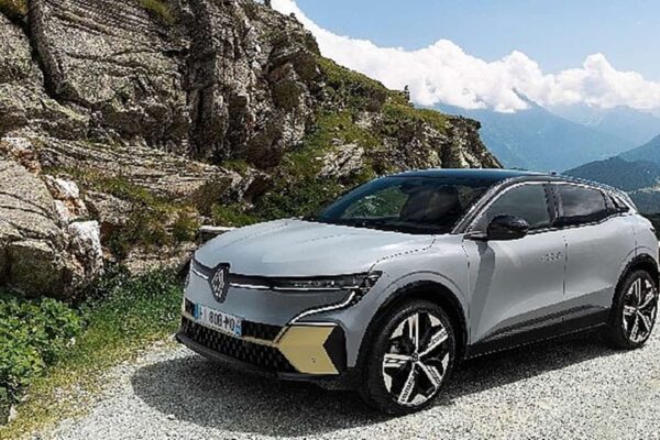Renault, Yeni Megane E-Tech Yüzde 100 Elektrikli Modelini Van’da Tanıttı