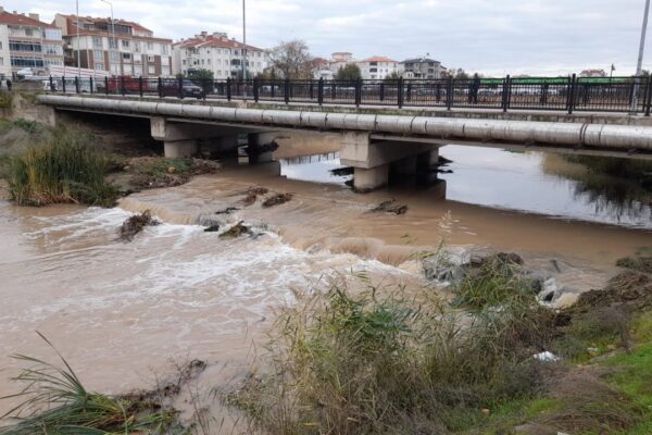 Rengi Değişen Şeytandere’nin Rengi Normale Döndü