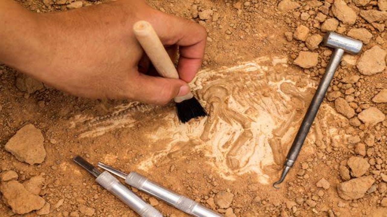 roma döneminden kalma 1800 yıllık mermer stel bulundu