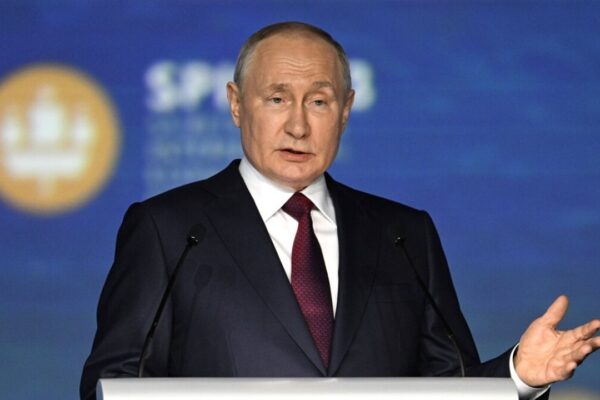 Rusya Devlet Başkanı Putin’den Sıkıyönetim Kararı Geldi