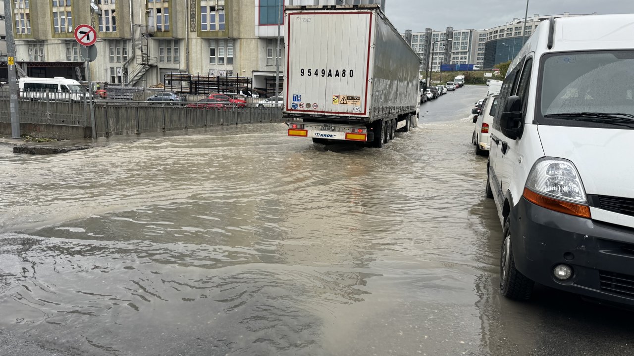 sağanak sonrası esenyurtta su taşkınları yaşandı
