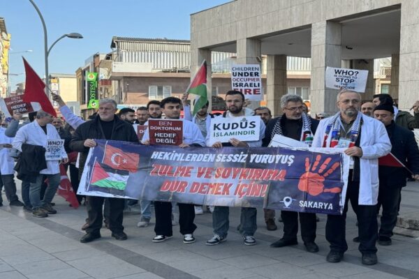Sağlık Çalışanlarından İsrail Protestosu: “Sessiz Yürüyüş” Gerçekleştirildi