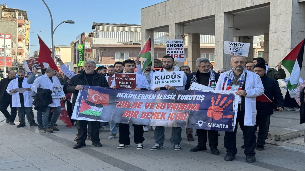 sağlık Çalışanlarından İsrail protestosu sessiz yürüyüş gerçekleştirildi