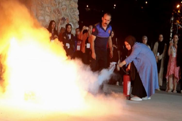 sakarya büyükşehir gençlere ateşe müdahaleyi öğretti