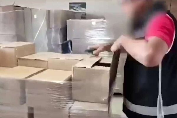 Sakarya Emniyet Müdürlüğü Hükümlü Firarileri Yakaladı ve Kaçak Silah ile Uyuşturucu Madde Ele Geçirdi