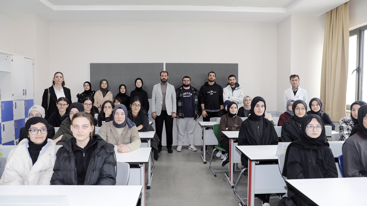 sakarya Üniversitesi teknoloji yarışmalarını genç yeteneklere tanıttı