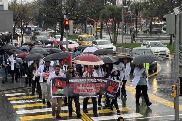 Sakarya Ve Zonguldak’ta Sağlık Çalışanları İsrail’in Gazze Saldırılarını Protesto Etti