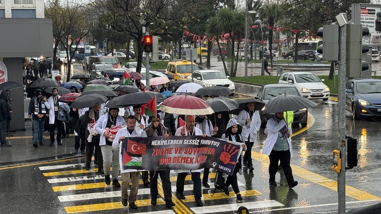 sakarya ve zonguldakta sağlık Çalışanları İsrailin gazze saldırılarını protesto etti