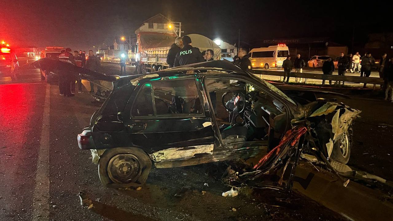 Sakarya’da 2 Gencin Öldüğü Kazaya Karışan Kamyonun Sürücüsü Tutuklandı