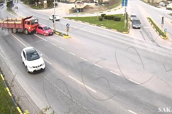 Sakarya’da KGYS Kameralarıyla Kaydedilen Trafik Kazaları