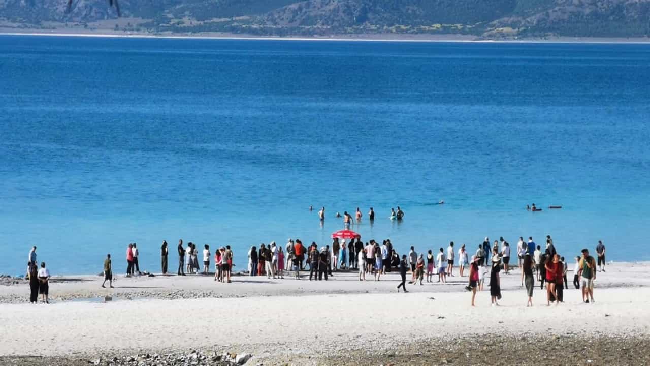 Salda Gölünde 13 Yaşındaki Çocuk Hayatını Kaybetti