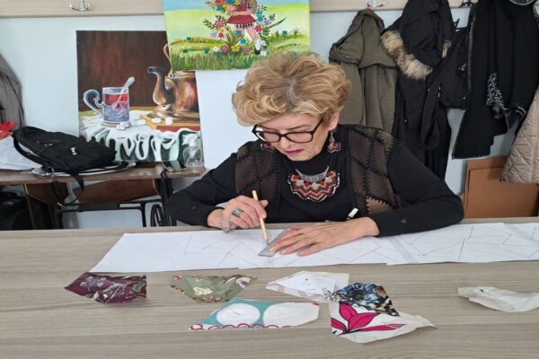 Sanatıyla Esere Dönüşen Tekstil Atıkları Kadınlara Gelir Oldu